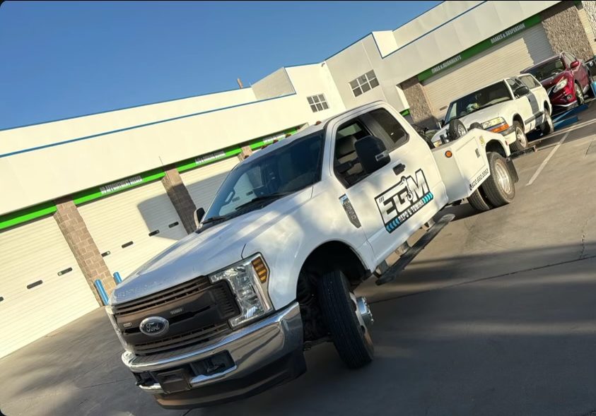 EGM Ford tow truck on a job in the Phoenix Valley